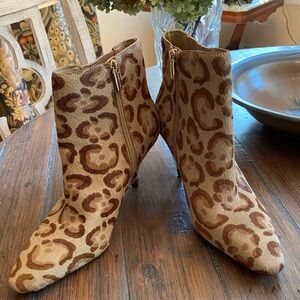 Vince Camuto Giraffe Print Boots Calf Fur Size 7 Zipper Closure Retail $180.00